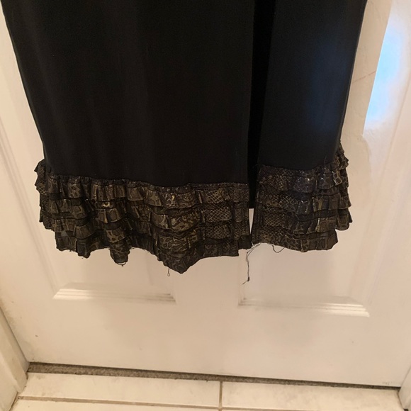 Reduced! Worn once! Long black and gold evening gown - Picture 4 of 7